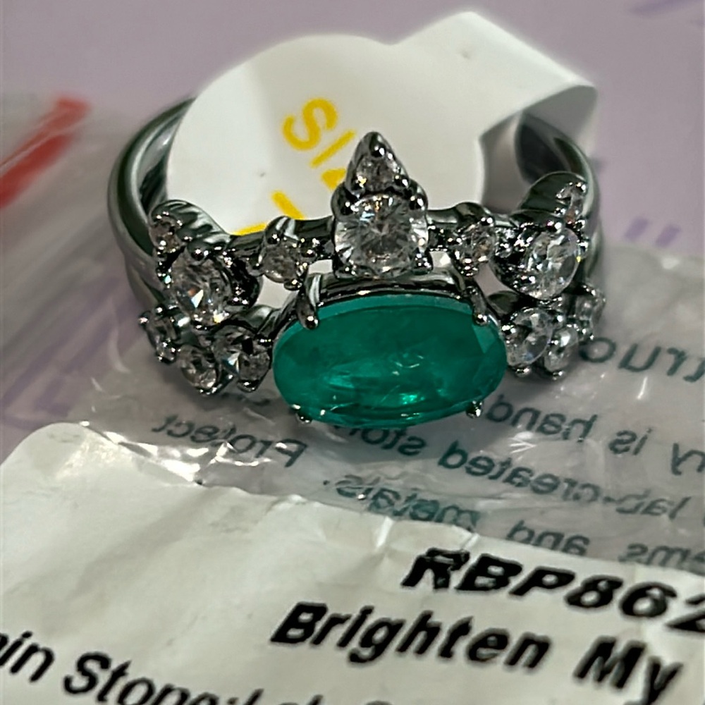 Bomb party ring size 7